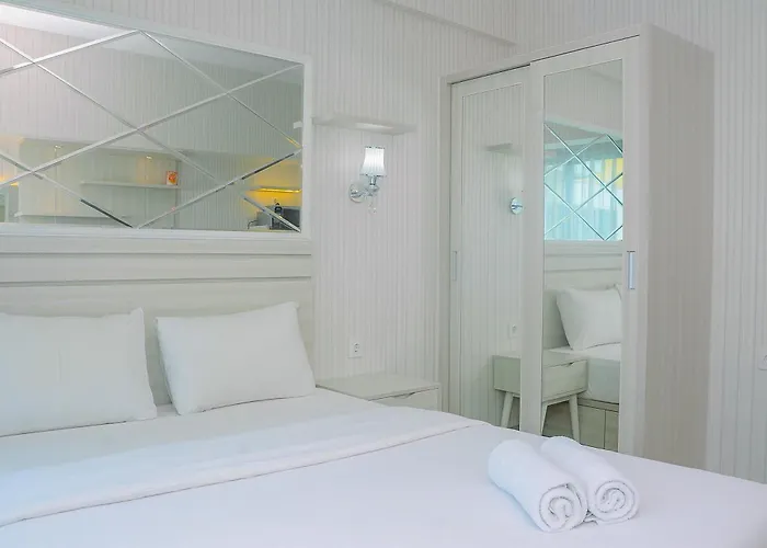 Best Studio With Pool View Springlake Summarecon Apartment By Travelio